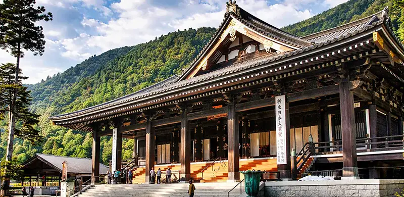 Kuonji Temple in Minobu surrounded by mountain scenery in Yamanashi